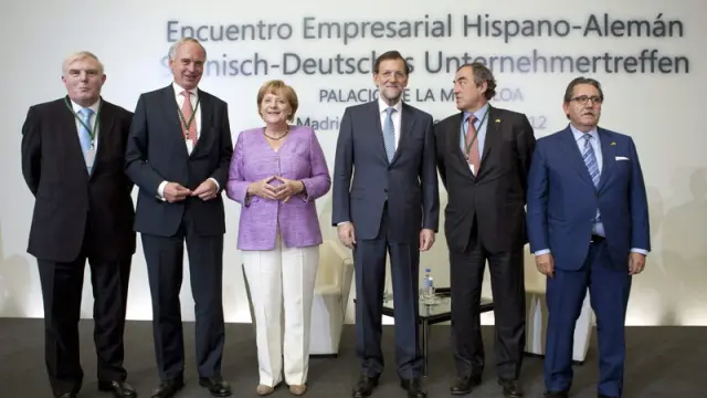 Rajoy y Merkel clausuran la cumbre empresarial.