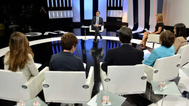 El pte. del Gobierno, Mariano Rajoy, frente a los periodistas