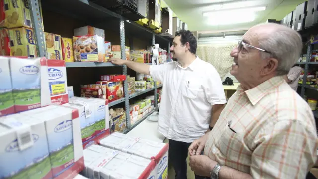 El reparto de alimentos es una de las actividades de Cáritas.