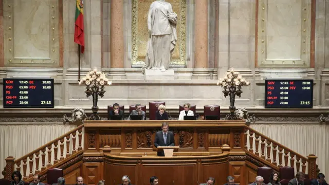 Passos Coelho en el Parlamento portugués