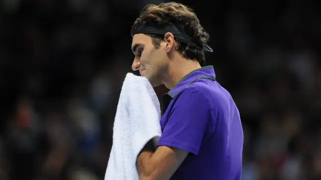 Federer se lamenta tras su derrota ante Del Potro