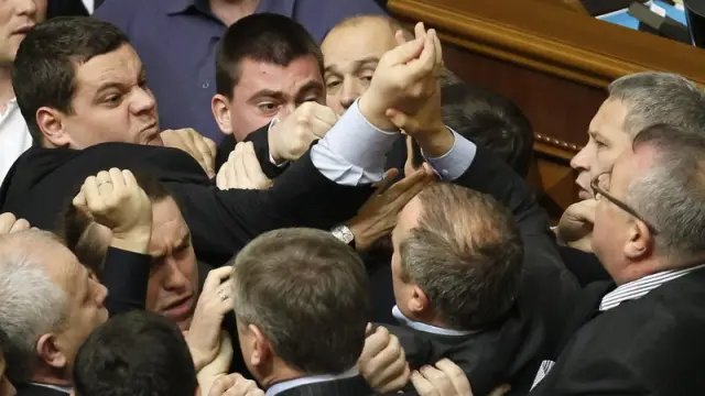 Trifulca en el parlamento ucraniano