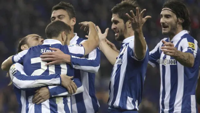 Los jugadores del Espanyol celebran uno de sus goles