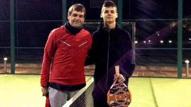 Toma de Twitter de la foto de Vilanova y su hijo