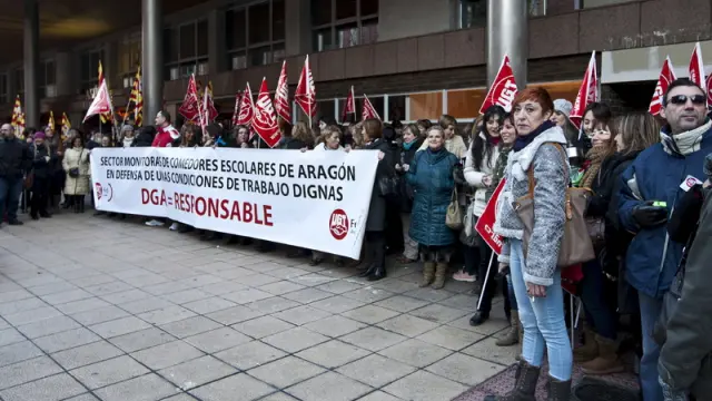 Protesta de monitores de comedores escolares en Zaragoza
