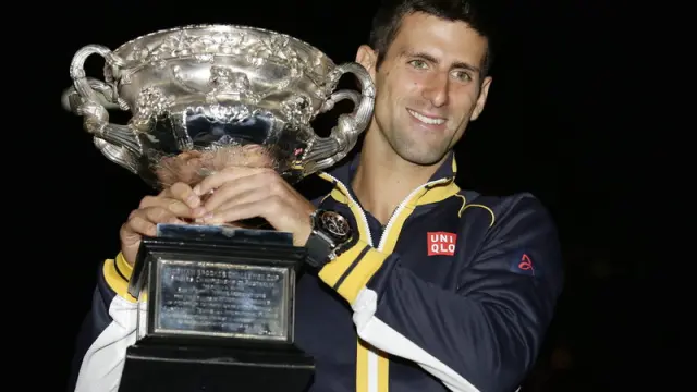 Djokovic celebra su victoria en Australia