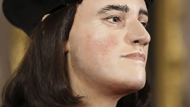 Molde en plástico realizado a partir de una reconstrucción digital del rostro del monarca