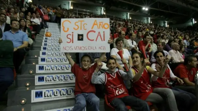 Aficionados del CAI Zaragoza en una imagen de archivo