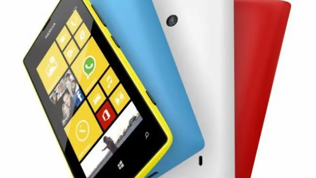 Lumia 520 Pantalla de 4 pulgadas que se puede usar con guantes, 5 Mpx, doble núcleo y 8GB por unos increíbles 139 euros.