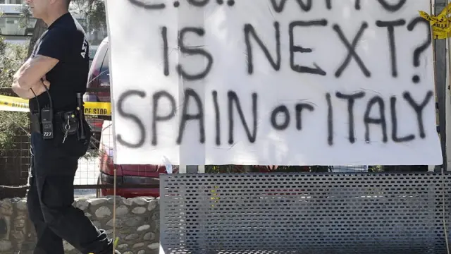 Cartel en Nicosa: "¿Quién será el Próximo? España o Italia"