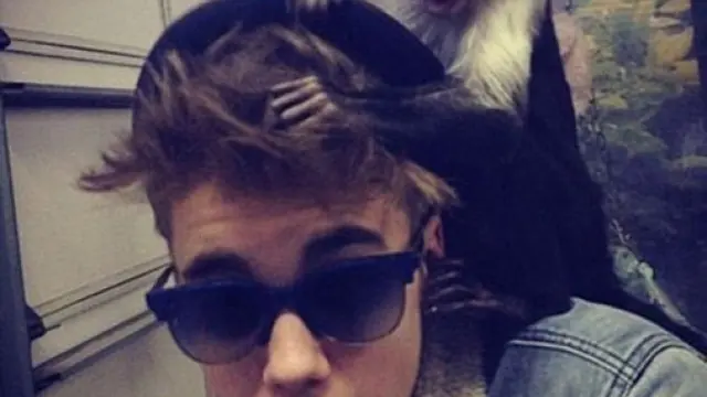 Justin Bieber y su mono capuchino