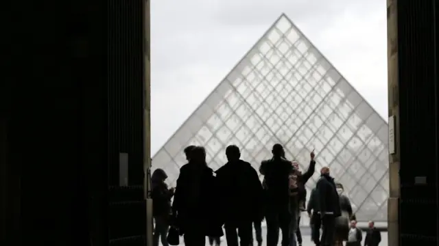 El Louvre en una imagen de archivo