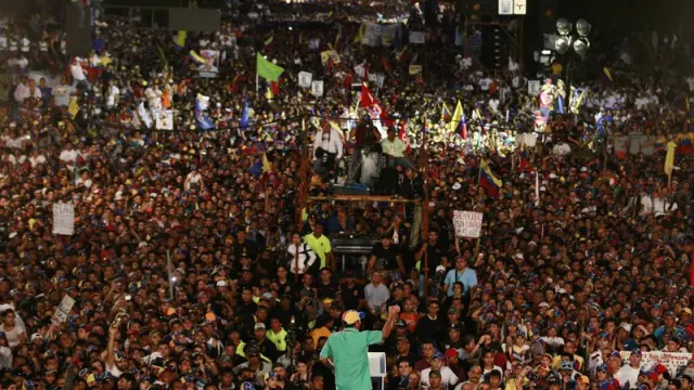 Acto electoral de Henrique Capriles en Venezuela