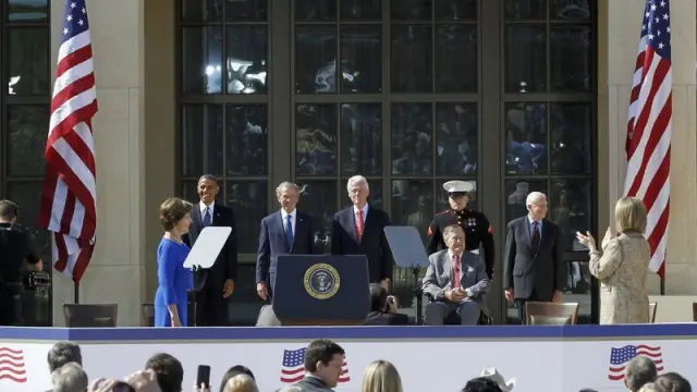 El presidente Obama junto a los otros expresidentes vivos de EE. UU.