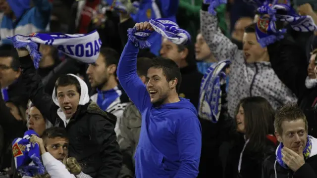 Los aficionados, en la Romareda, durante el partido del Real Zaragoza.