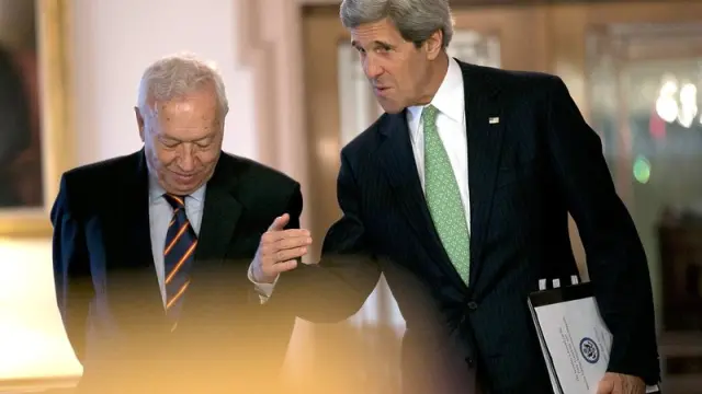 Kerry y Margalllo antes de la rueda de prensa