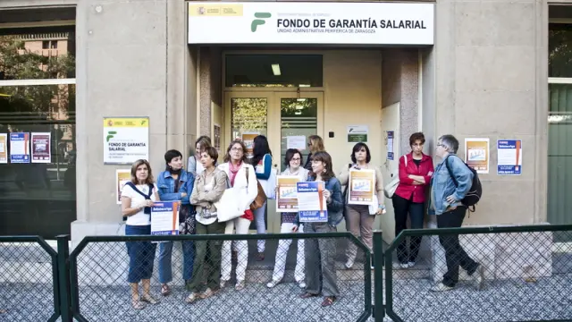 Protesta de los trabajadores del Fogasa en Zaragoza en 2011 por la falta de personal