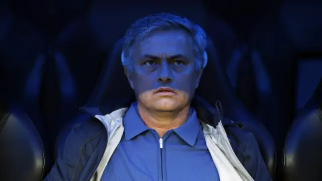 Mourinho, el sábado, en el banquillo del Bernabéu