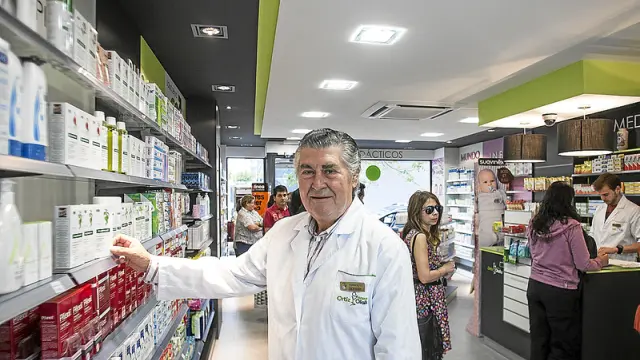 José Antonio Ortiz Olalla, inauguró la primera farmacia de Valdespartera