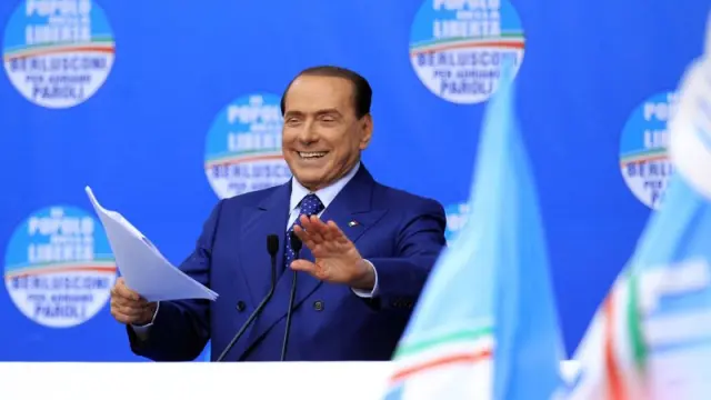 El ex primer ministro conservador italiano Silvio Berlusconi