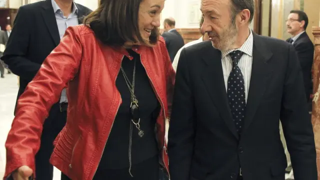Soraya Rodríguez y Alfredo Pérez Rubalcaba este jueves en el Congreso