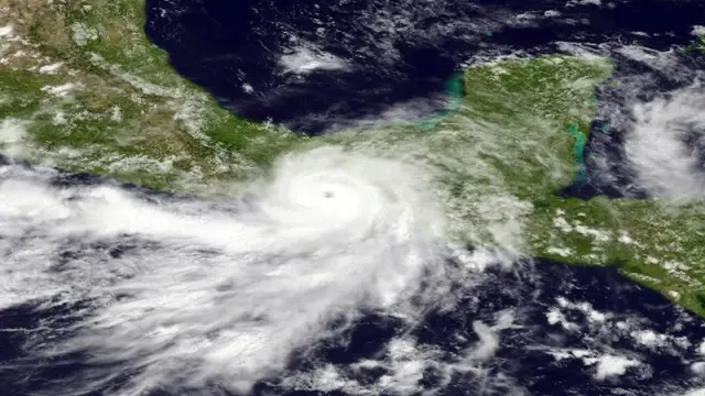 El ciclón a su paso por México