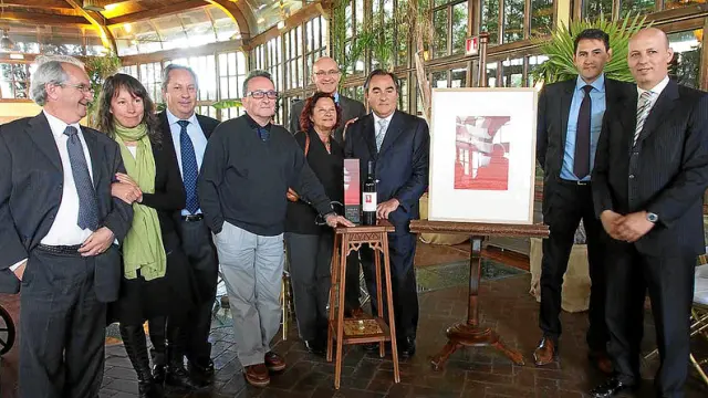 Foto de familia de los artífices del vino Enate Reserva Especial 2006