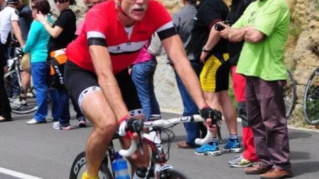 Javier Moracho, en bicicleta