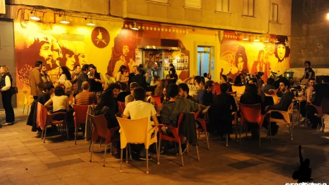 Una noche en la plaza de San Lamberto de Zaragoza