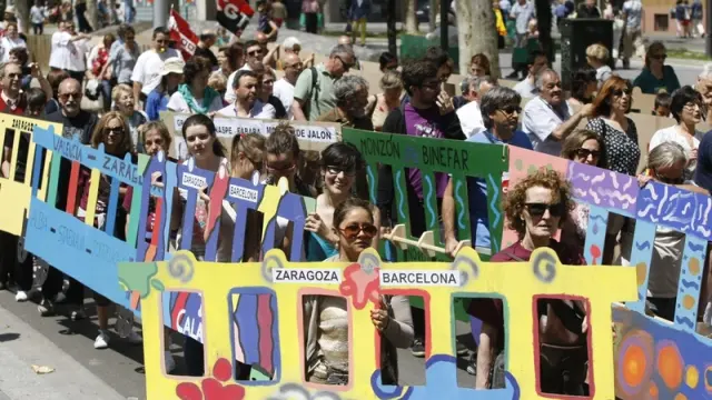 Marcha en defensa del ferrocarril en Zaragoza, este domingo