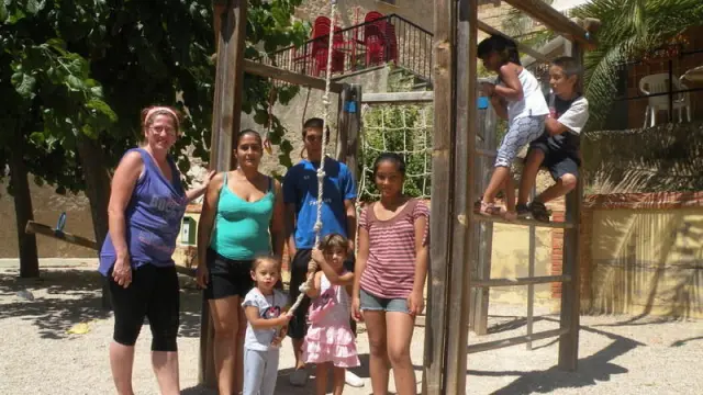 La llegada de dos familias a Lledó permitió mantener el colegio