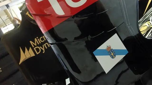 Imagen del monoplaza de Lotus con la bandera gallega