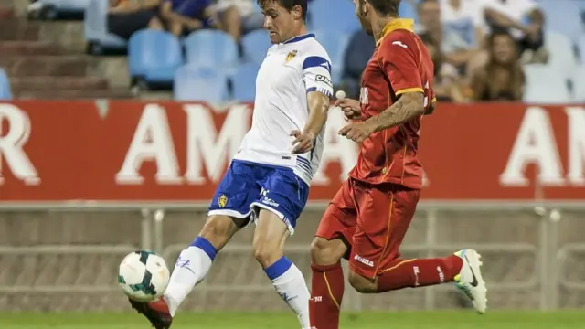 Jorge Ortí en una jugada durante el partido