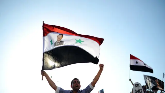 Manifestantes sirios protestan contra una posible intervención de Estados Unidos en su país