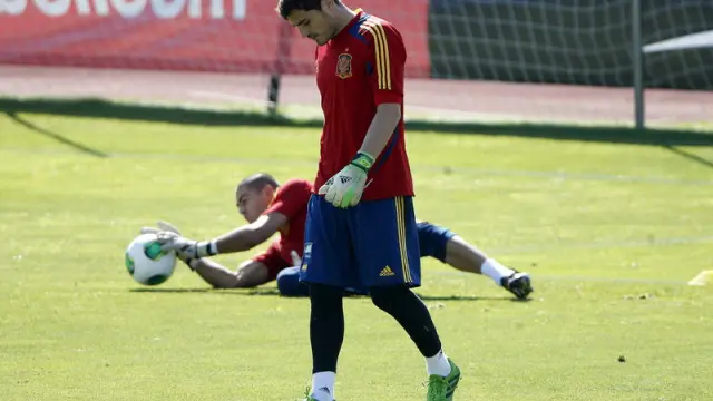 Casillas y Valdés, durante un entrenamiento