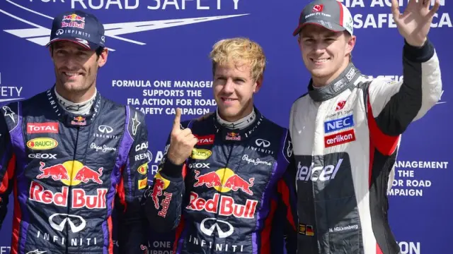 Vettel, en el centro del podio