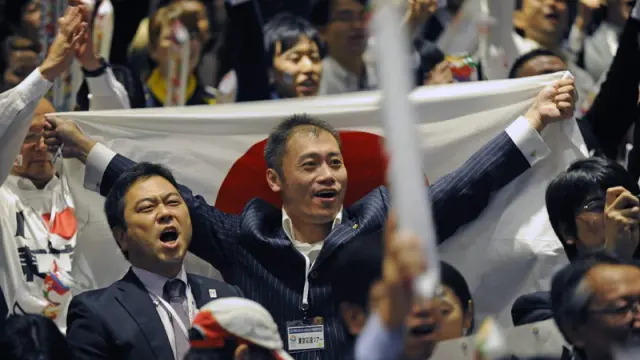 Un grupo de japoneses celebran la designación en Buenos Aires