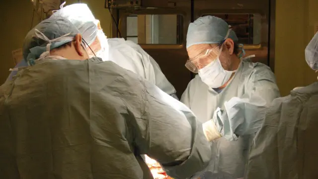 Una operación de trasplante de hígado en el Hospital Clínico de Zaragoza.