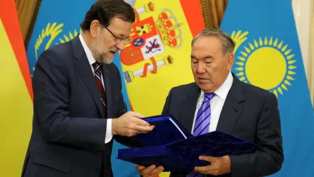 Mariano Rajoy junto al presidente de Kazajistán, Nursultan Nazarbayev