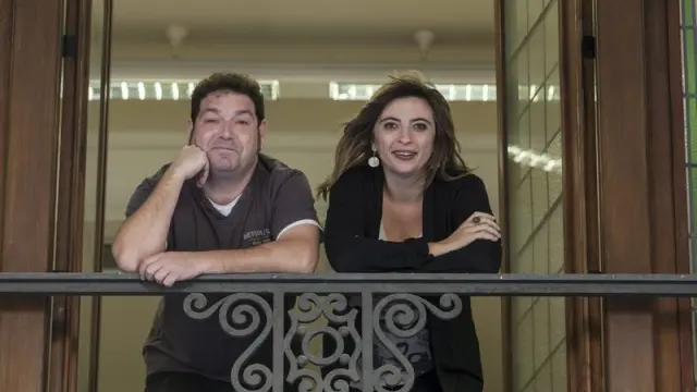 Jorge Asín y Marisol Aznar, en el balcón de Heraldo