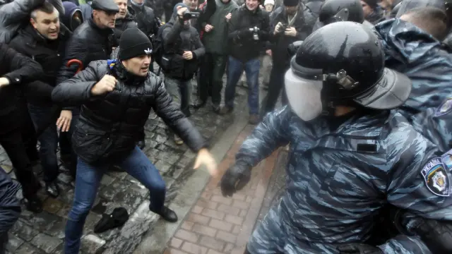 Enfrentamientos en las calles de Kiev