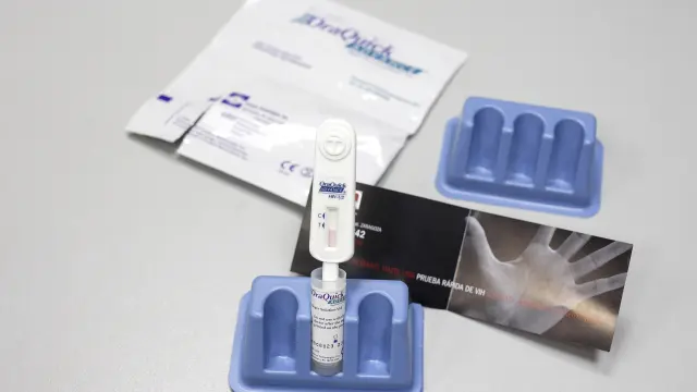 El test rápido de VIH (a través de la saliva) se realiza en asociaciones como Cruz Blanca y Omsida como complemento a la práctica clínica.