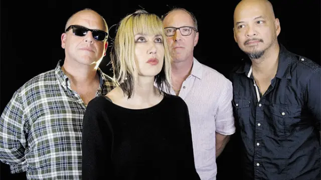 Los Pixies echaron a su bajista