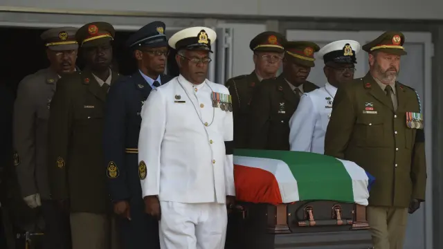 Mandela descansará en su finca de Qunu
