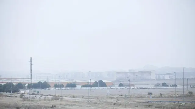 La niebla, sobre Zaragoza.