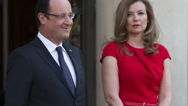 Hollande, con su compañera, Valérie Trierweiler