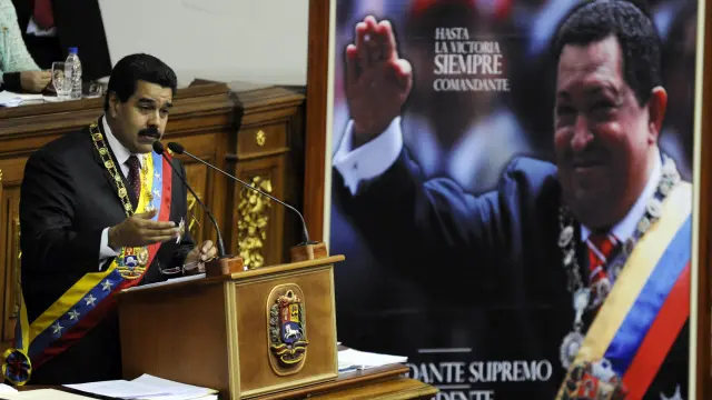 Nicolas Maduro controlará la programación televisiva