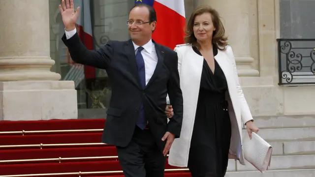 Hollande junto a Valérie Trierweiler en una foto de archivo