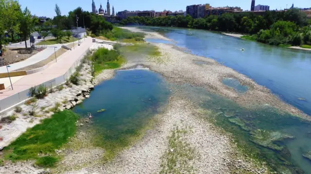 Puntos de acumulación de sedimentos en el Ebro