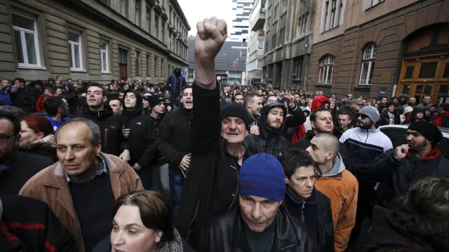 Un millar de manifestantes en Sarajevo pide justicia social